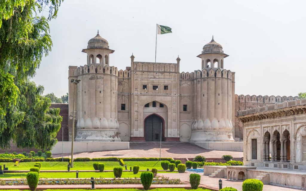 forts-in-pakistan-you-must-visit