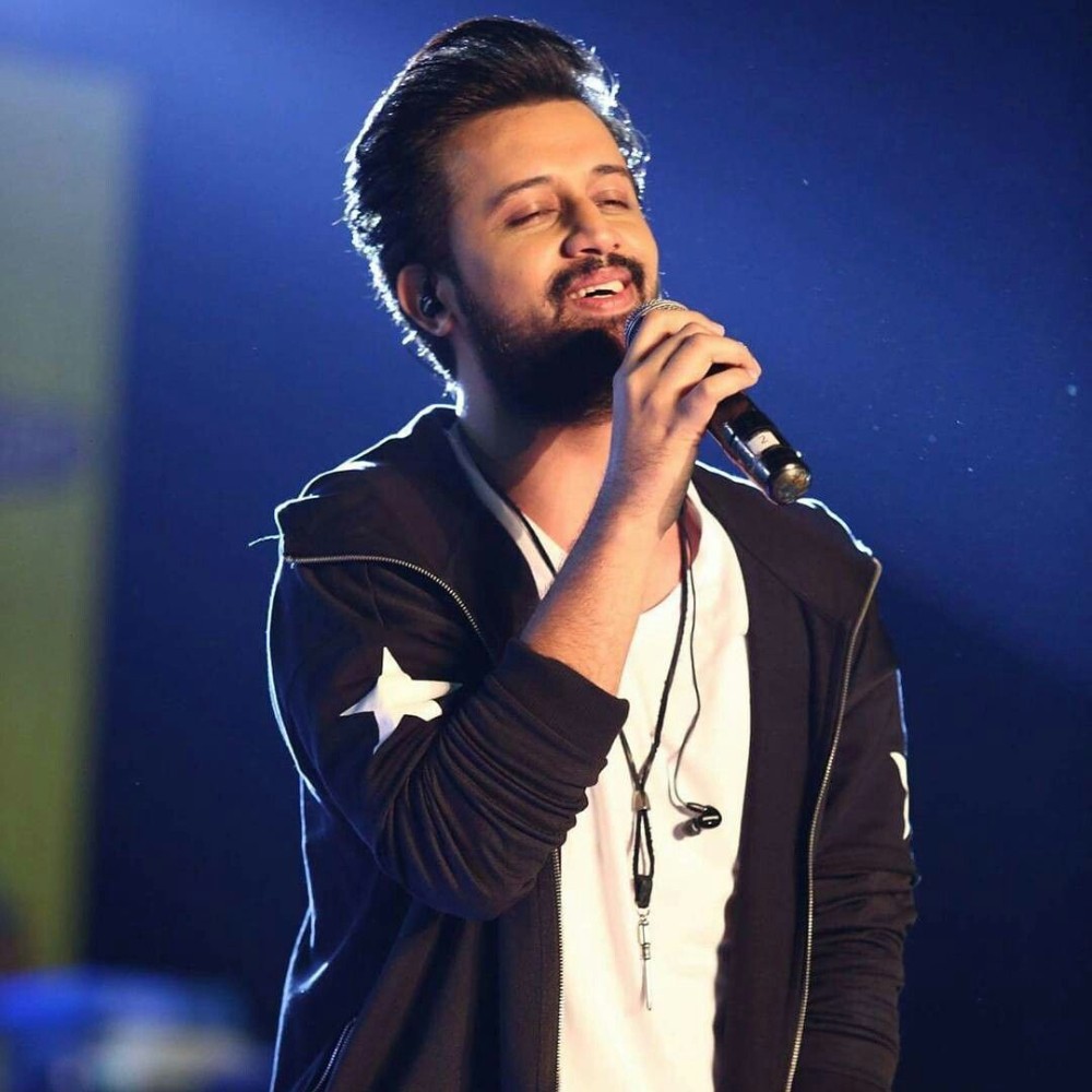 you-will-get-nostalgic-after-seeing-atif-aslam-with-neelam-muneer-in-an-old-ad
