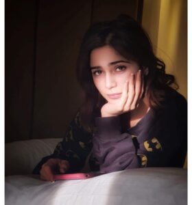 aima-baig-background-is-religious