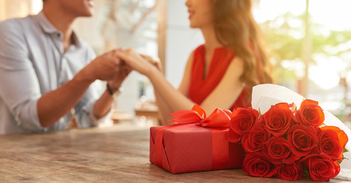 extraordinary-anniversary-gift-ideas-to-greet-your-spouse