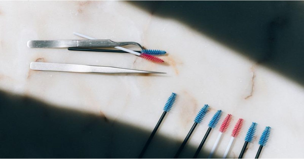 suitable-eyelases
