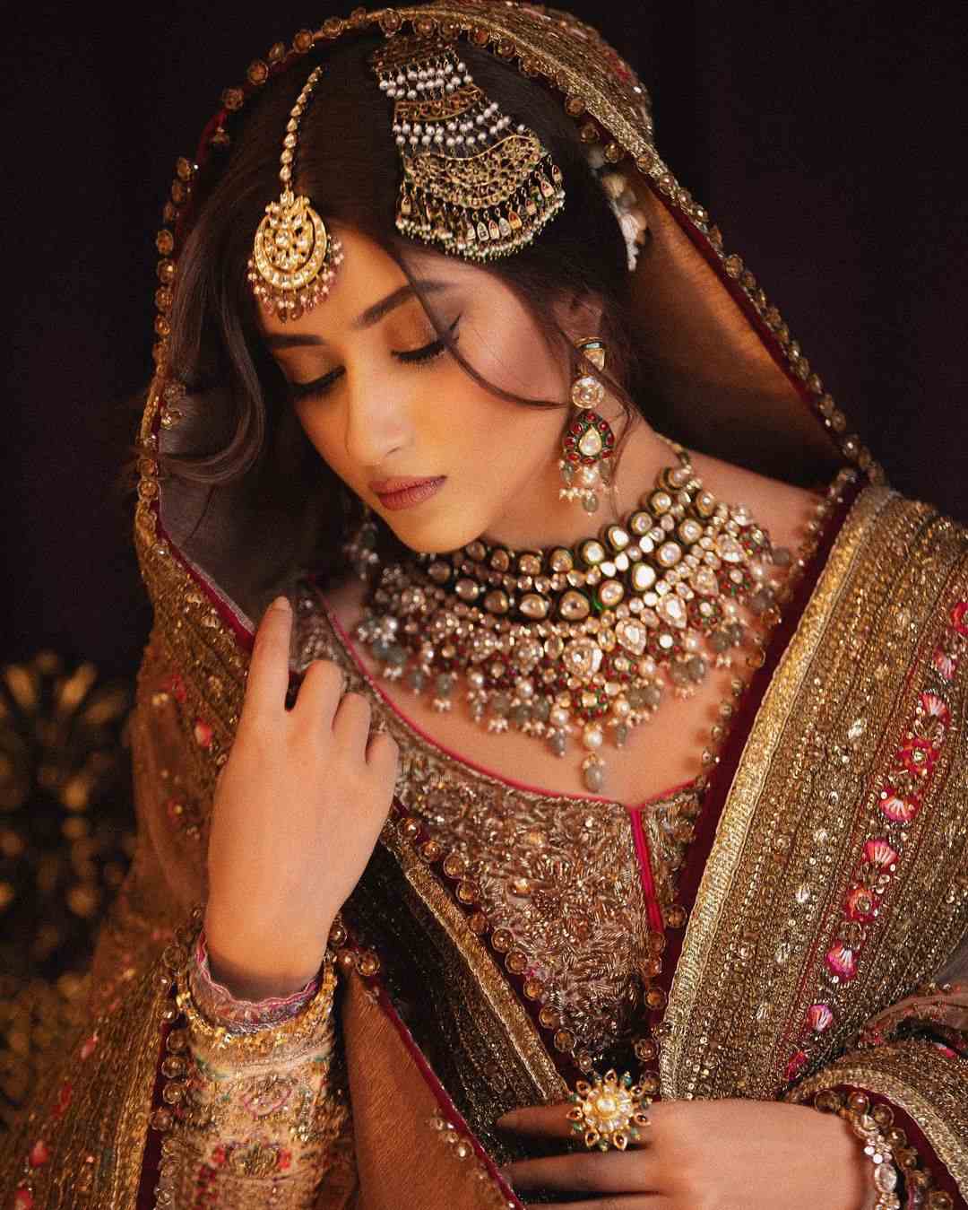 look-like-a-gorgeous-Mughal-queen-in-pinkish-makeups