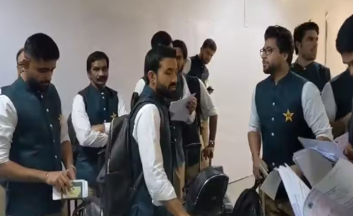 cricket-world-cup-2023-pakistan-team-arrive-in-hyderabad