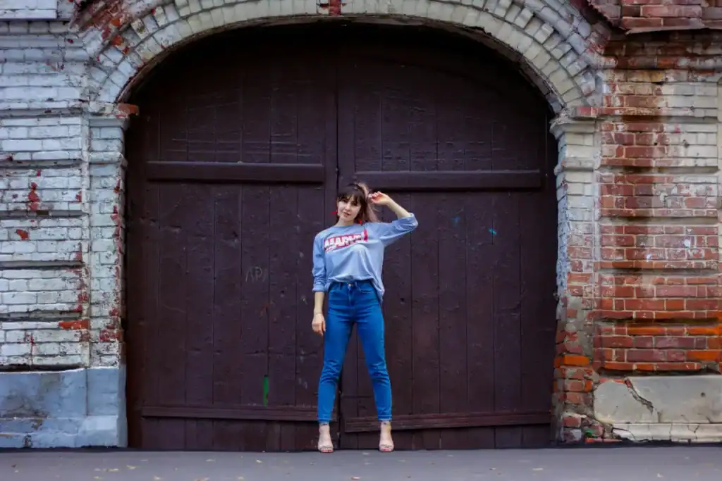 oth men and women adopt minimalist styles